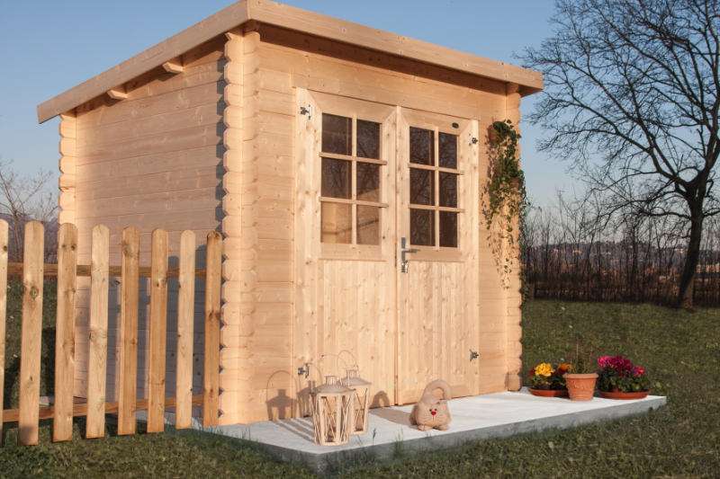 Домик для инвентаря для дачи деревянный