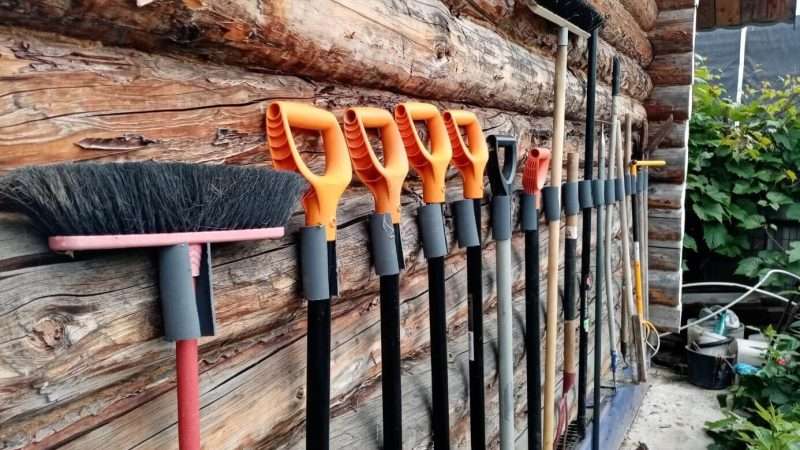 Тайник для инвентаря на даче: идеи и способы создания