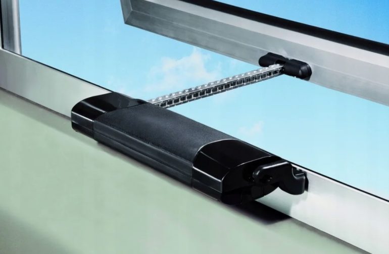 Электроприводы для пластиковых окон: удобство, безопасность и энергоэффективность в одном решении