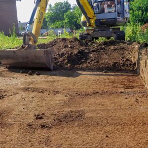 Почему после строительства участка часто требуется восстановление грунта