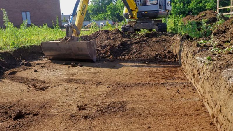 Почему после строительства участка часто требуется восстановление грунта